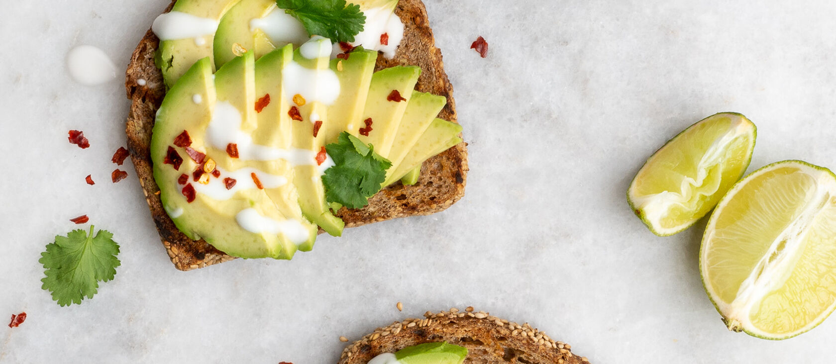 Avocado toast with lime & Coco Start dressing