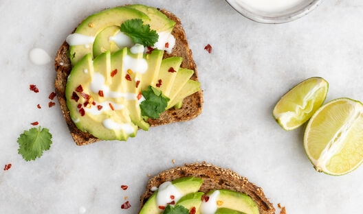 Avo toast with lime Coco Start dressing
