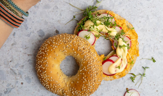 Bagel with Coco Start Mango